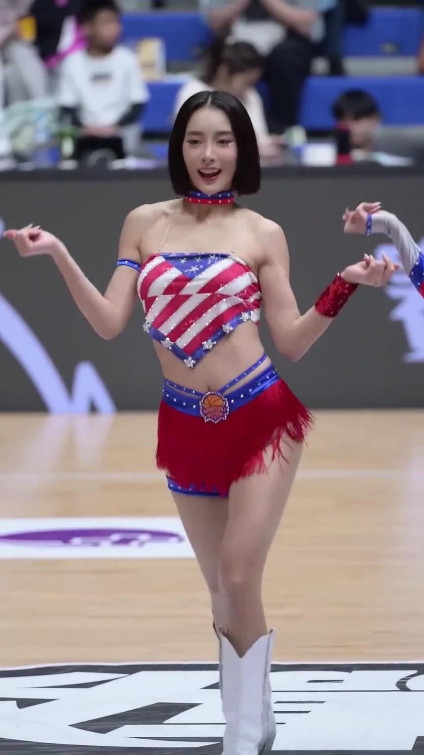 太離譜了 ！幾乎是完美女人！