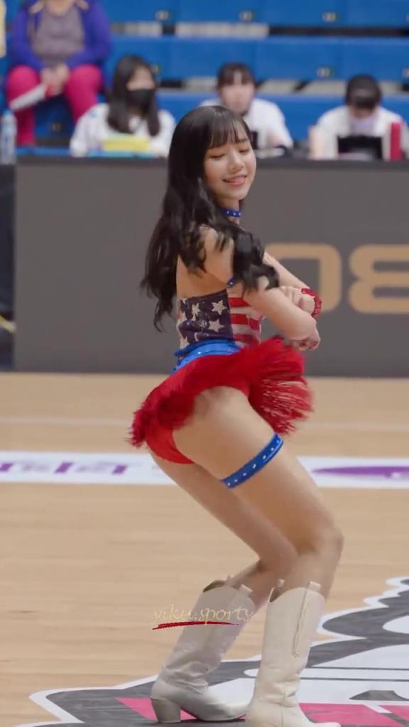 最好的啦啦隊(duì)小姐姐！自信，健康充滿活力！